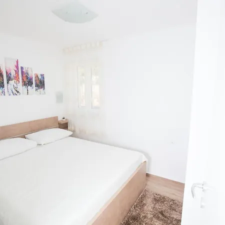 Roza Apartment